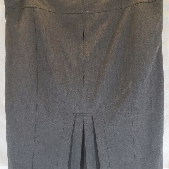 Michael Kors Gray Knee Length Skirt With A Tail In The Back Sz 16 - Picture 2 of 5